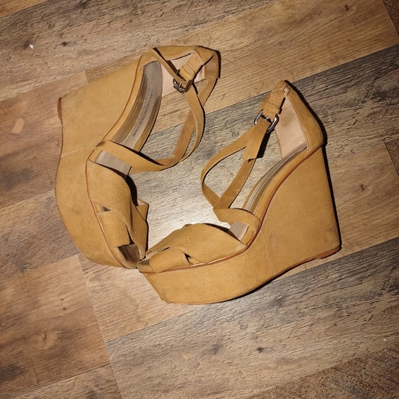 Zara Collection wedges fit size 7/7.5